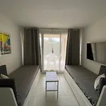 En Privee, Cote Avec Acces Direct Apartment