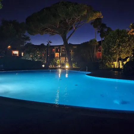 En Privee, Face A La Avec Acces Direct * Hyères