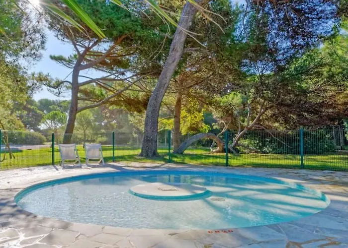 En Privee, Face A La Avec Acces Direct Hyères